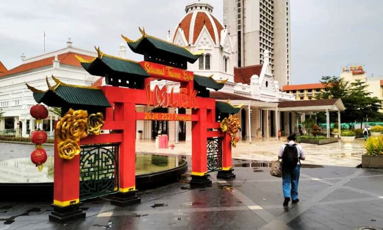 Imlek 2024, Pemkot Surabaya Mulai Pasang Dekorasi Pecinan!