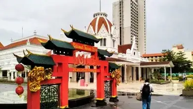 Imlek 2024, Pemkot Surabaya Mulai Pasang Dekorasi Pecinan!