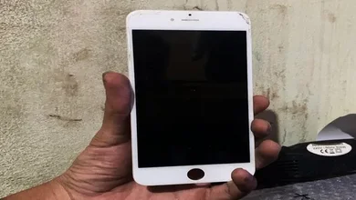 Iphone Dengan Kondisi Layar Gelap Sebelah
