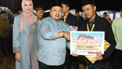 Bupati Dolly Pasaribu