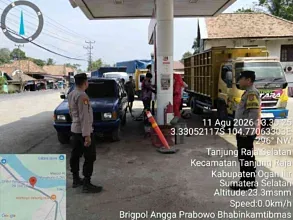 Tangani Antrean BBM Mengular, Polsek Tanjung Raja Atur Arus Lalu Lintas di SPBU