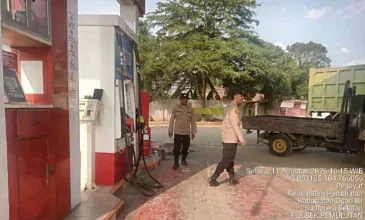 Polsek Pemulutan Pantau Dua SPBU, Pastikan Pasokan BBM dan Kelancaran Pelayanan