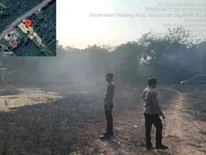 Gerak Cepat Polsek Tanjung Raja Padamkan Karhutla di Tanjung Temiang, Kapolres Ogan Ilir Ingatkan Bahaya Membakar Lahan