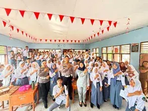 Kasat Lantas Polres Boltim Edukasi Anak‑Anak di Sekolah, Generasi Muda Tanggung Jawab Bersama Jadikan Pelopor Keselamatan Lalu Lintas
