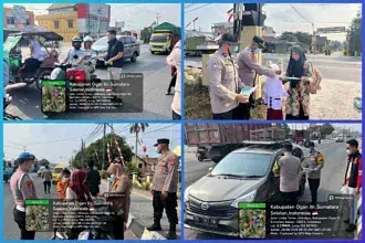 Cegah ISPA Akibat Asap Karhutla, Wakapolsek Indralaya Pimpin Pembagian Masker Gratis ke Pengendara dan Warga