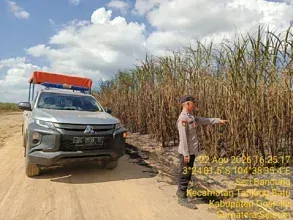 Polsek Tanjung Batu Cek Hotspot di Desa Seri Bandung dan Ingatkan Larangan Karhutla