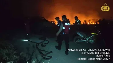 Dari Sore Hingga Dini Hari, Polsek Indralaya, TNI, BPBD, Manggala Agni dan Masyarakat Padamkan Karhutla 15 Hektar