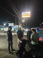 Patroli Cipkon TIM URC RESMOB Polres Bolmong, Sasar Tongkrongan Anak Muda dan Razia Sajam