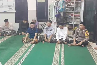 Bhabinkamtibmas Polsek Indralaya Hadiri Peringatan Maulid Nabi Muhammad SAW 1448 H di Masjid Al Kautsar Perumahan Mutiara