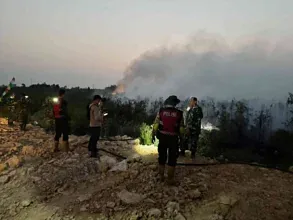 Polsek Indralaya dan Tim Gabungan Berhasil Padamkan Kebakaran Lahan Gambut 2 Hektar di Kelurahan Timbangan