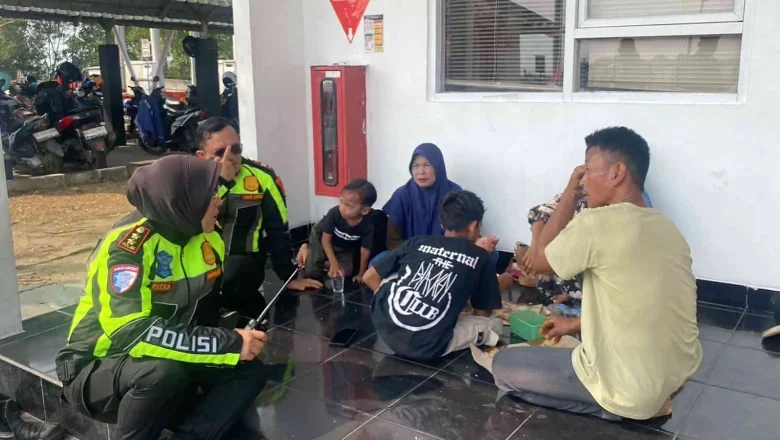 Sat Lantas Polres Ogan Ilir Sigap Tangani Kecelakaan Beruntun di Tol Palindra