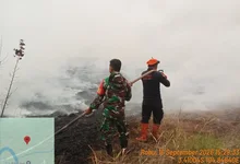 Babinsa Koramil 402-10/Kayuagung Bersama BPBD Laksanakan Groundcheck Patroli Darat Titik Hotspot di Kelurahan Kedaton