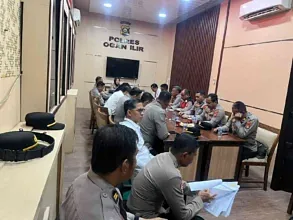 Ikuti Anev Mingguan Polres Ogan Ilir, Kapolsek Pemulutan dan Jajaran Bahas Evaluasi Kinerja