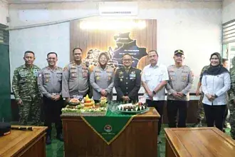 Perkuat Soliditas TNI-Polri, Kapolres Ogan Ilir Sambangi Kodim 0402/OKI di HUT TNI ke-81