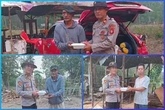 Jumat Berbagi, Kapolsek Tanjung Batu Bagikan Nasi Kotak untuk Warga yang Membutuhkan