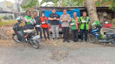 Foto pendukung berita HUT ke-75 Humas Polri, Polres Ogan Ilir Bagikan 50 Nasi Kotak untuk Masyarakat