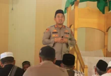 Foto pendukung berita Jumat Keliling, Polres Bolmong Utara Pererat Silaturahmi dan Sampaikan Pesan Kamtibmas di Masjid Al-Munawar