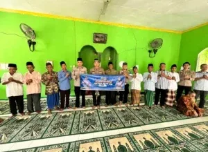 Foto pendukung berita Perkuat Silaturahmi dan Jalin Kedekatan dengan Masyarakat, Polsek Rantau Alai Gelar Jumat Keliling di Masjid Muhajirin