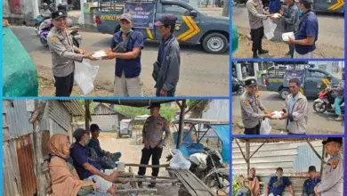Foto pendukung berita Tak Hanya Jaga Kamtibmas, Polsek Indralaya Hadirkan Mobil Senyum untuk Berbagi dan Sambangi Warga
